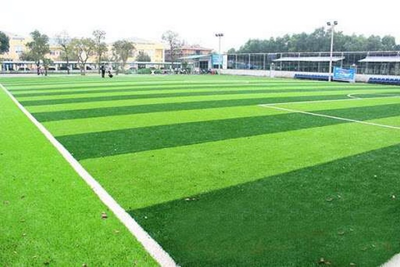 Một trong những khoản chi phí lớn đầu tiên bạn phải xem xét là việc thuê đất